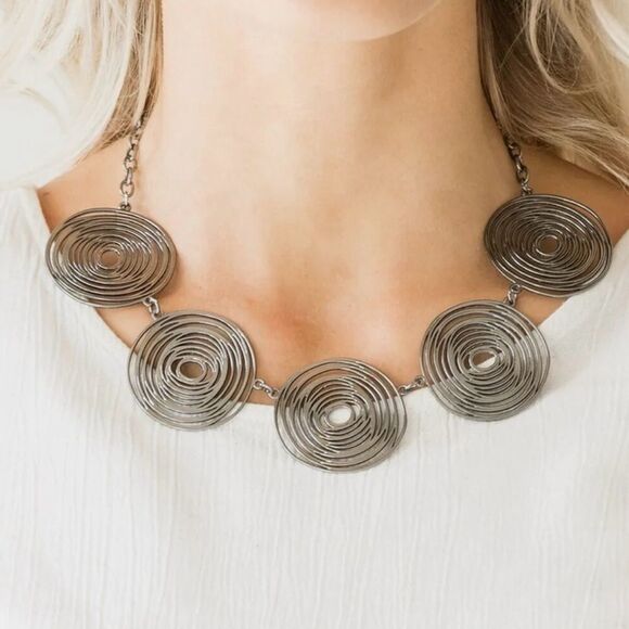NWT Black Spiral Statement Necklace - Picture 15 of 16